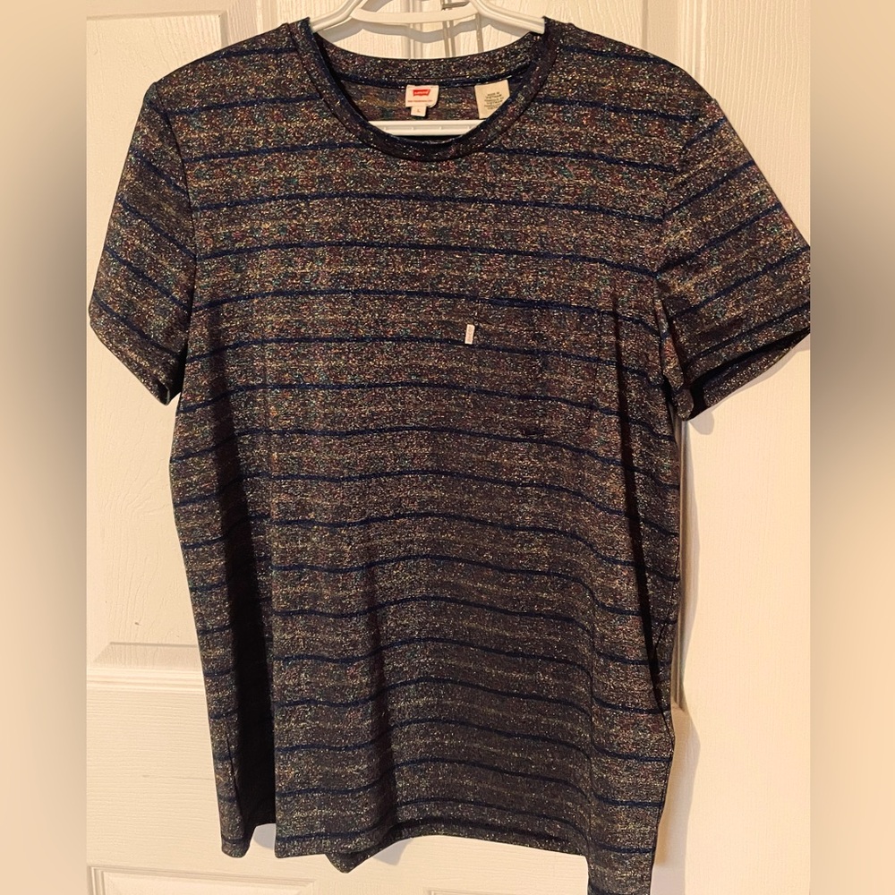 Women’s LEVI’s Top size L